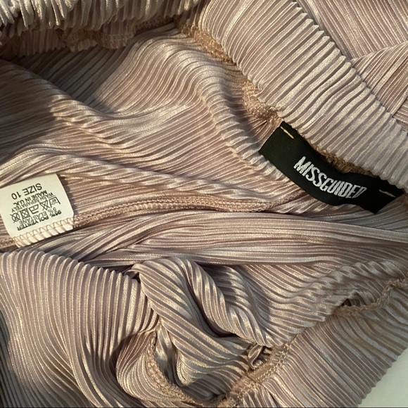 MISSGUIDED Wide Leg Pleat Trousers - Picture 5 of 5